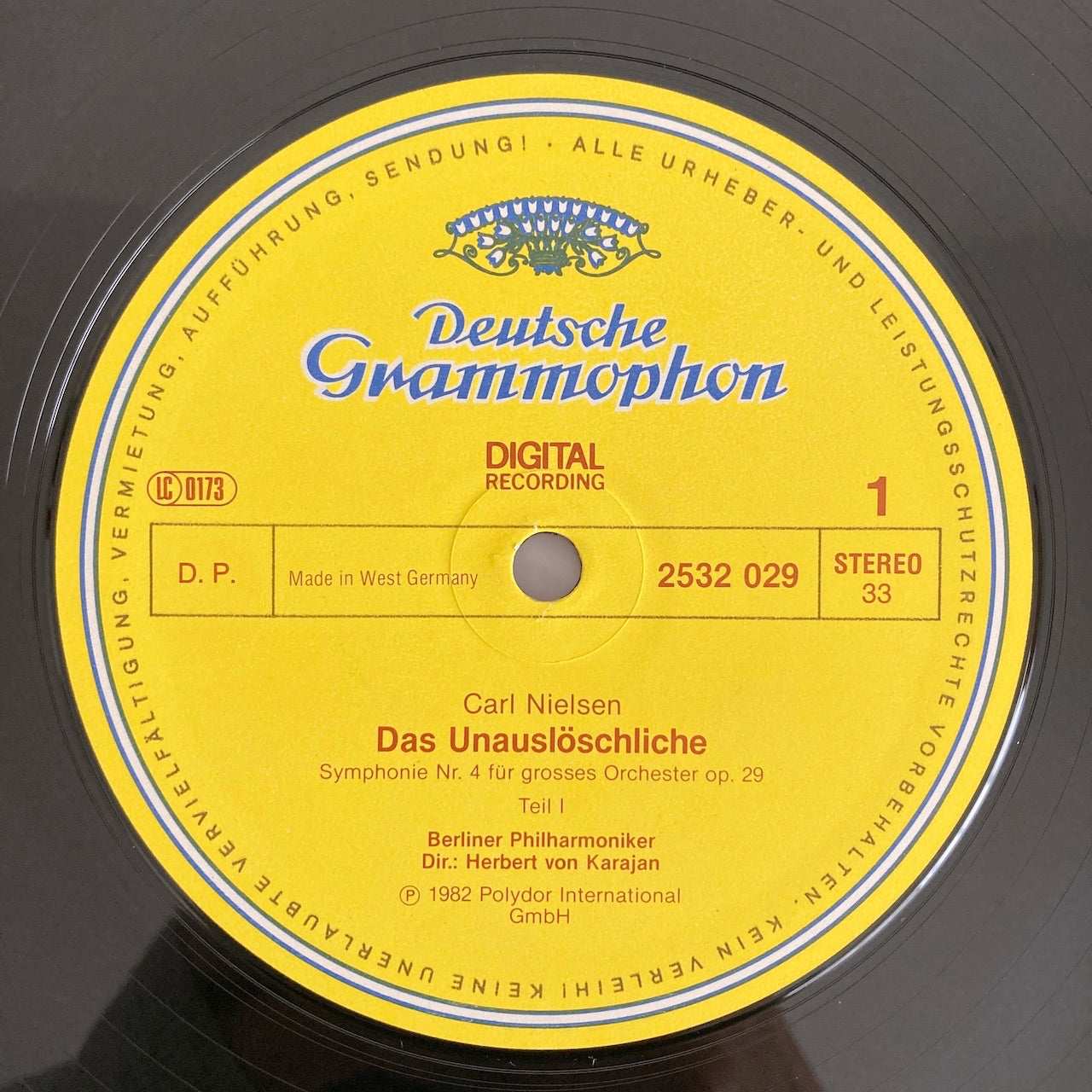 LP/ ヘルベルト・フォン・カラヤン / ニールセン:交響曲第4番 / ドイツ盤 DIGITAL DGG 2532029