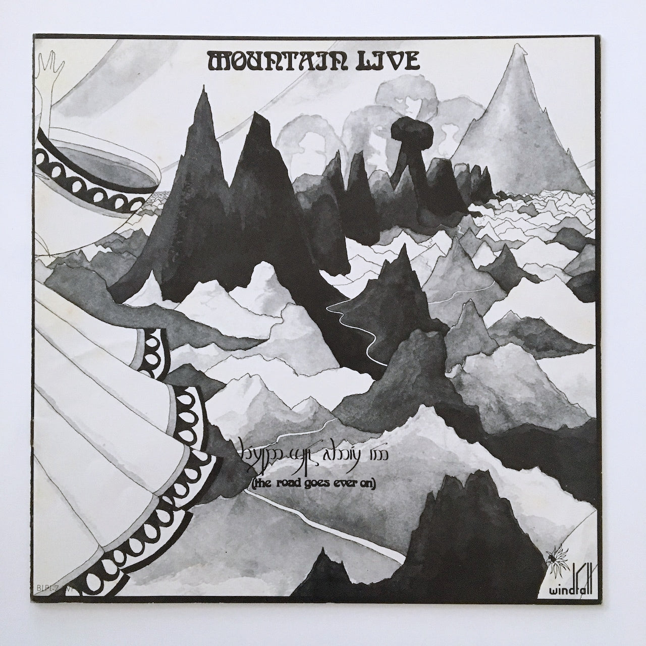 LP/ MOUNTAIN / LIVE: THE ROAD GOES EVER ON / 国内盤 ブックレット ・シングル付き WINDFALL RECORDS BLPL-7-WF