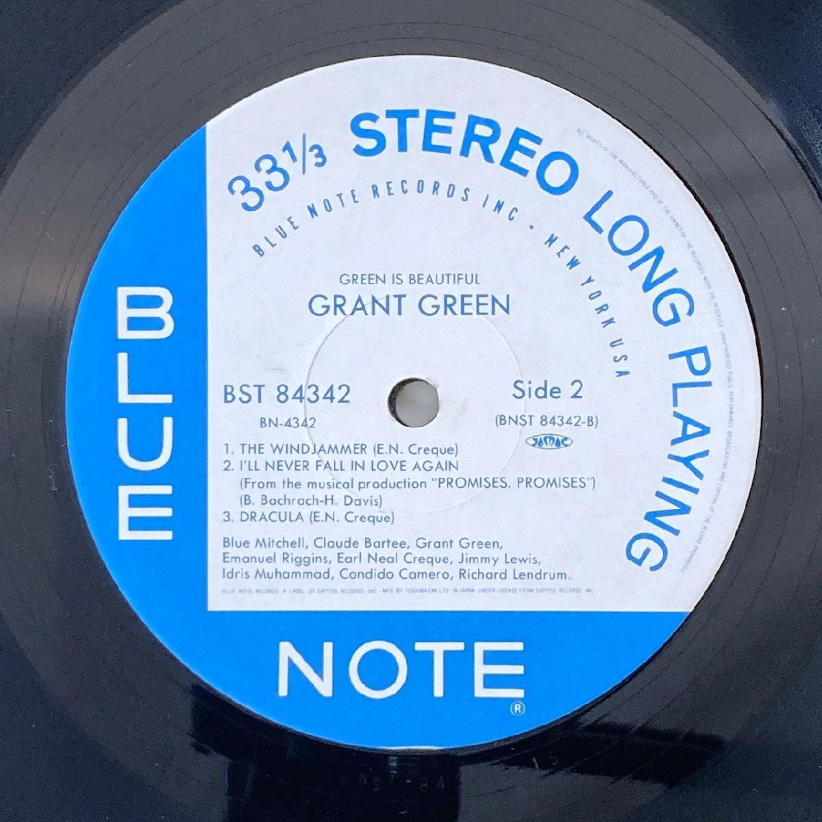 LP/ GRANT GREEN / GREEN IS BEAUTIFUL / グラント・グリーン / 国内盤 東芝 帯・ライナー BLUE NOTE BST84342