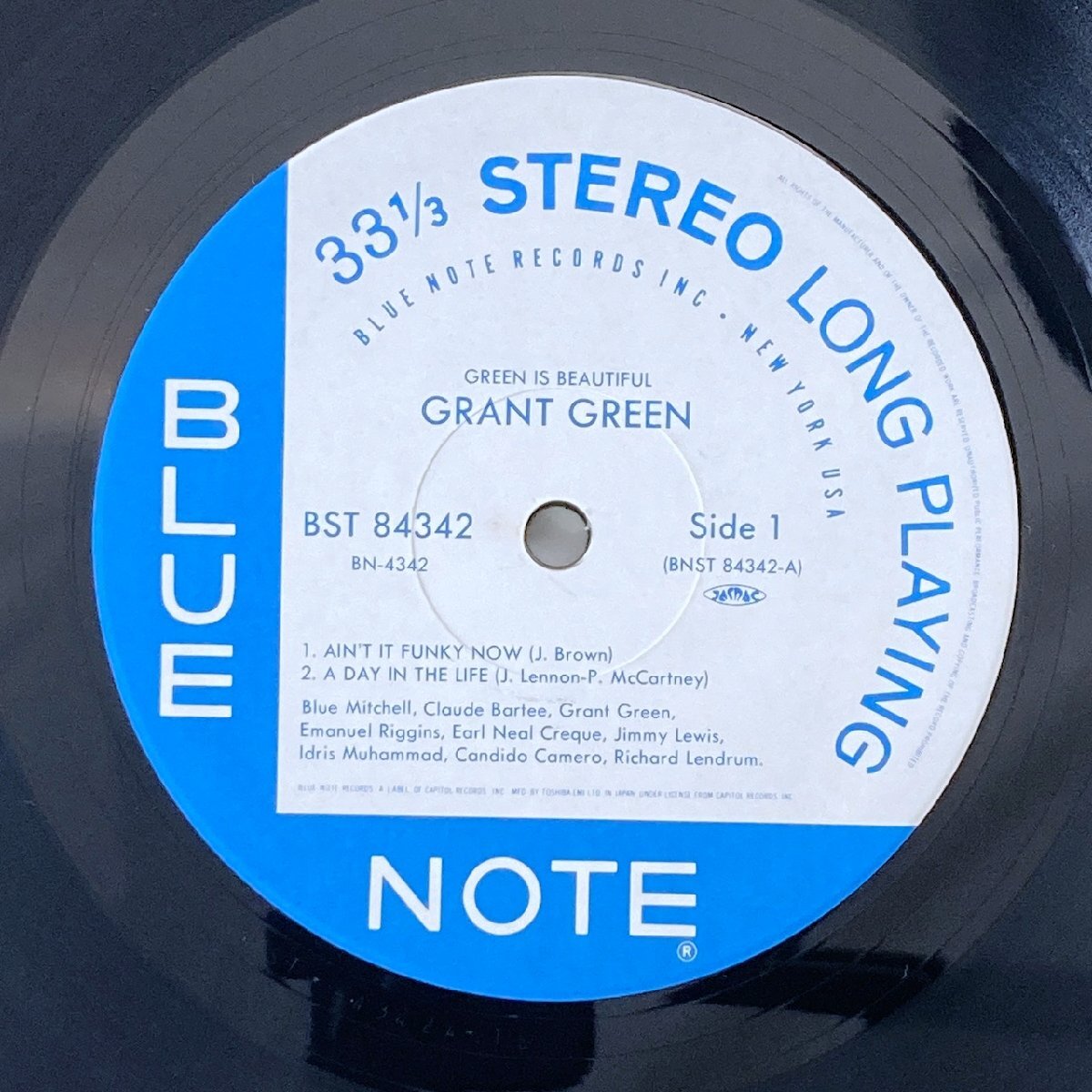 LP/ GRANT GREEN / GREEN IS BEAUTIFUL / グラント・グリーン / 国内盤 東芝 帯・ライナー BLUE NOTE BST84342