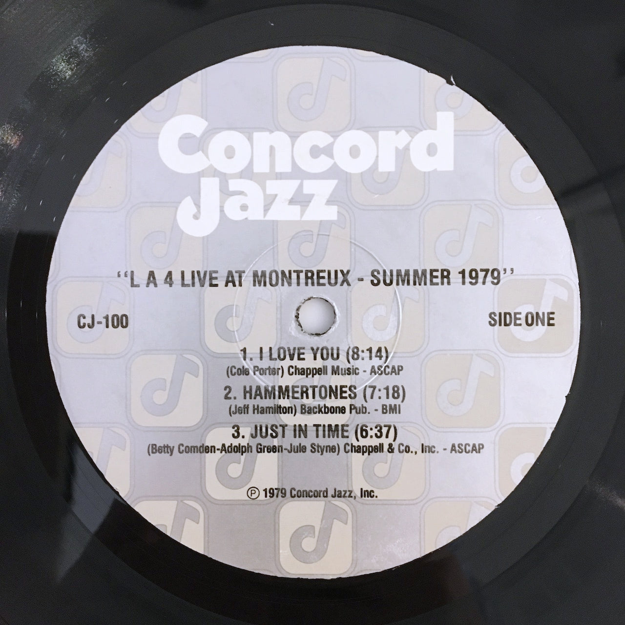 LP/ LA4 / LIVE AT MONTREUX SUMMER 1979 / US盤 インナー付き（うすシミ） Concord Jazz  CJ100