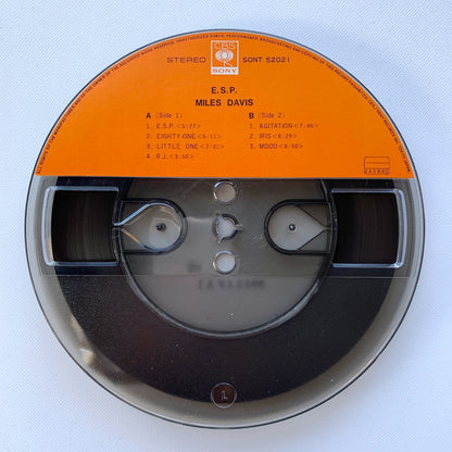 オープンリール/ MILES DAVIS / E.S.P. / 国内盤 7号 4トラック 19cm/s (7 1/2IPS) ライナー CBS SONY SONT-52021